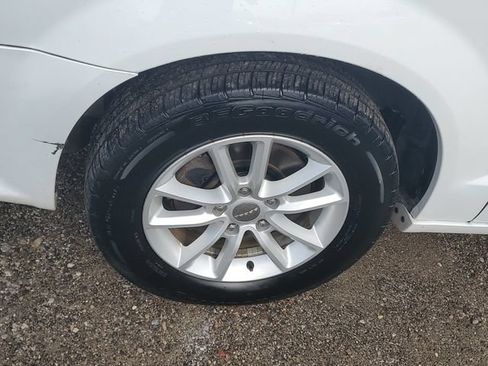 Used 2015 Dodge Grand Caravan SXT w/ Rear Park Assist Package FWD image 5