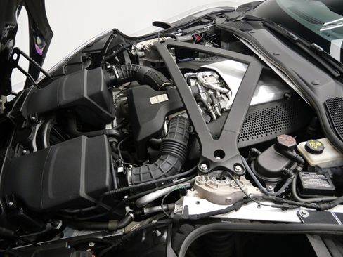 Used 2020 Aston Martin DB11 Volante image 37