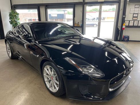 Used 2018 Jaguar F-TYPE Coupe RWD image 19