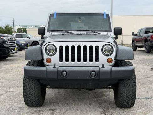 Used 2013 Jeep Wrangler Unlimited Sport image 3