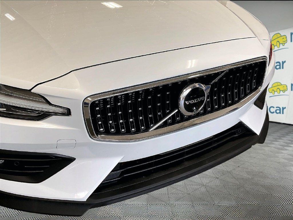 Used 2025 Volvo V60 B5 Cross Country Plus AWD/4WD image 30