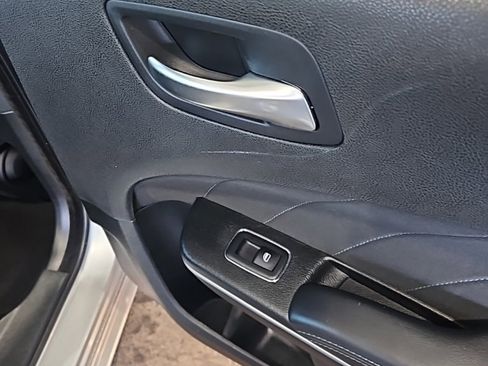 Used 2023 Dodge Charger SXT image 15