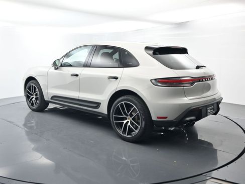 Used 2023 Porsche Macan image 3