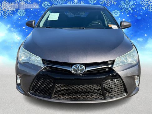 Used 2016 Toyota Camry SE image 5