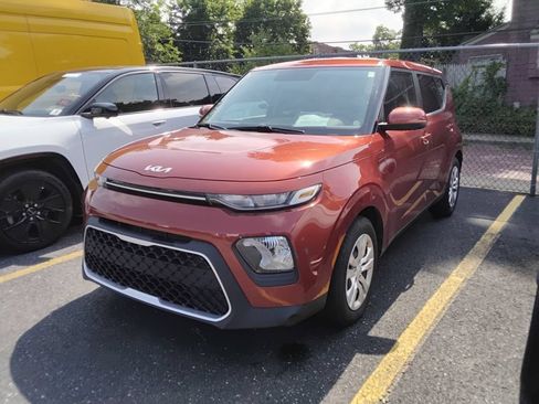 Used 2022 Kia Soul LX FWD image 12