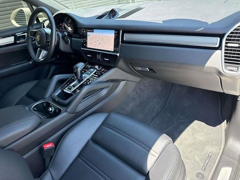 Certified 2023 Porsche Cayenne S Platinum AWD/4WD image 18