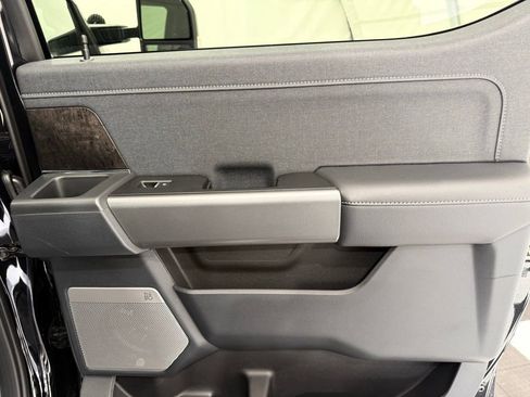 New 2026 Ford F250 Lariat w/ Black Appearance Package image 24