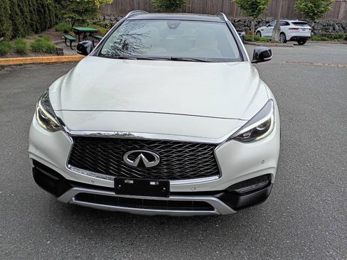 Used 2017 INFINITI QX30 Premium w/ Navigation Package AWD/4WD image 8