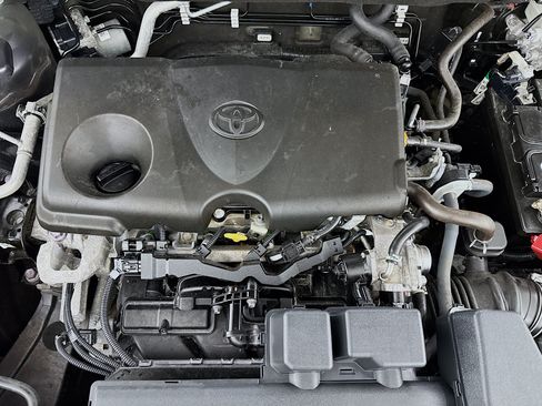 Used 2022 Toyota RAV4 LE AWD/4WD image 37