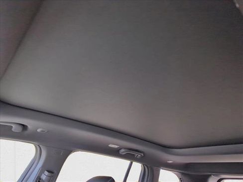 New 2025 Jeep Grand Cherokee Limited w/ Black Appearance Package image 19