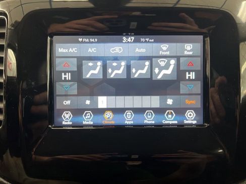 Used 2019 Jeep Compass Latitude FWD image 26