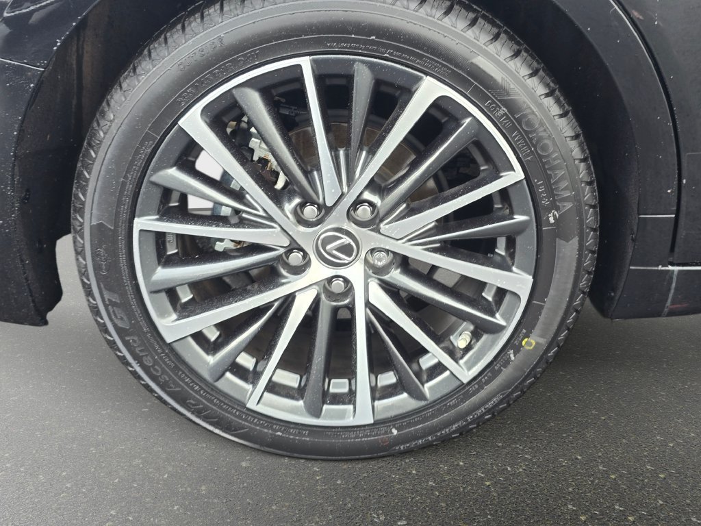 Certified 2024 Lexus ES 300h w/ Premium Package FWD image 33