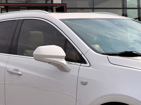 Used 2018 Cadillac XT5 Luxury w/ Driver Awareness Package FWD image 4
