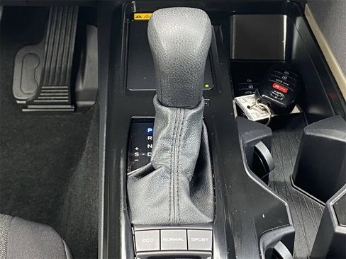 Certified 2025 Toyota Camry LE image 32