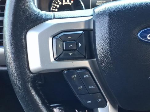 Used 2020 Ford F150 Lariat image 34