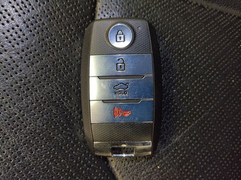 Used 2016 Kia Optima EX w/ Option Group 040 FWD image 32