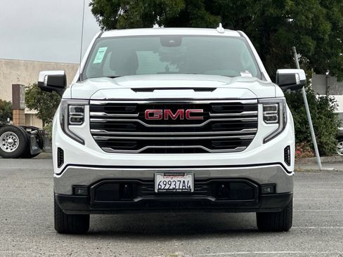Used 2025 GMC Sierra 1500 SLT RWD image 8