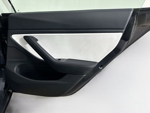 Used 2020 Tesla Model 3 Long Range AWD/4WD image 29