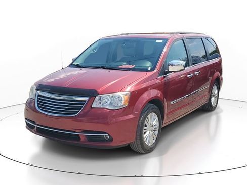 Used 2013 Chrysler Town & Country Touring-L w/ Premium Group FWD image 2