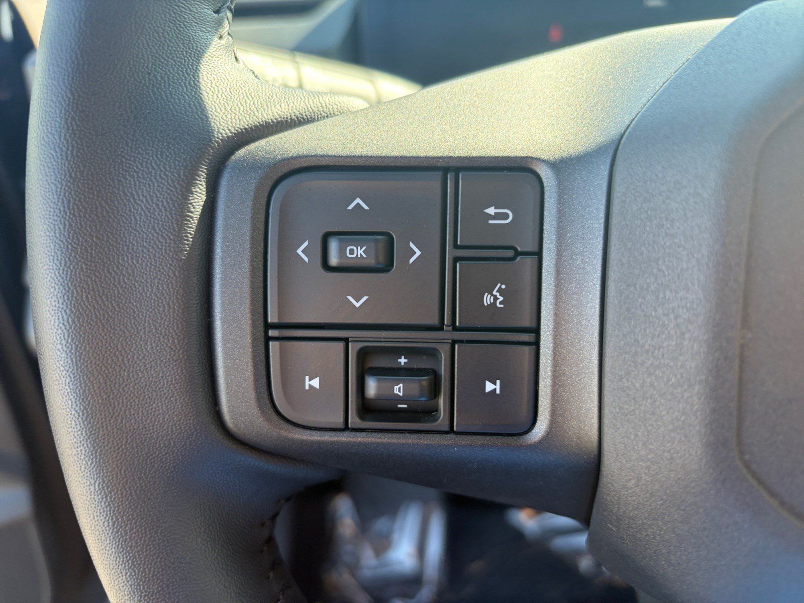 Used 2026 Toyota RAV4 SE w/ Convenience Package FWD image 14