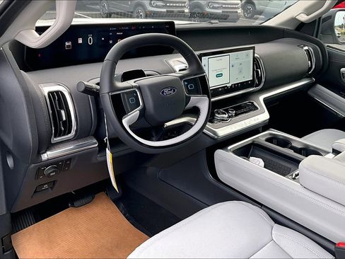 New 2025 Ford Expedition Platinum w/ Platinum Ultimate Package image 6