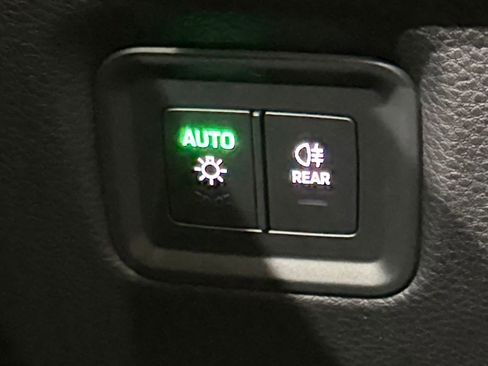 Used 2025 Porsche Cayenne Coupe AWD/4WD image 73