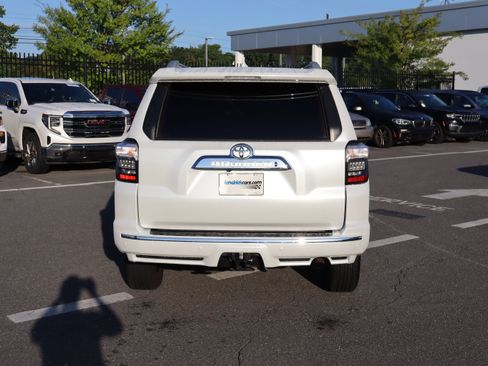 Used 2024 Toyota 4Runner Limited AWD/4WD image 9