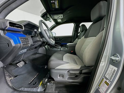 Used 2025 Toyota Tacoma TRD Off-Road image 13