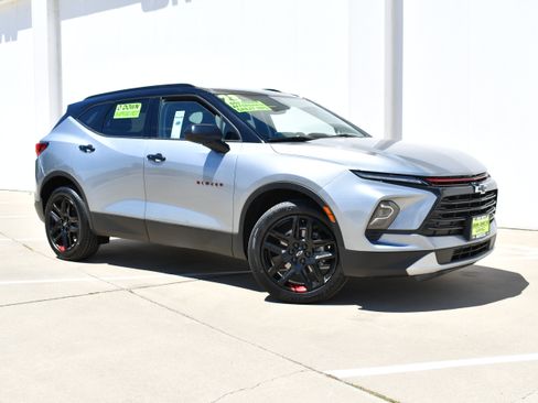 Used 2023 Chevrolet Blazer LT w/ Convenience Package FWD image 2
