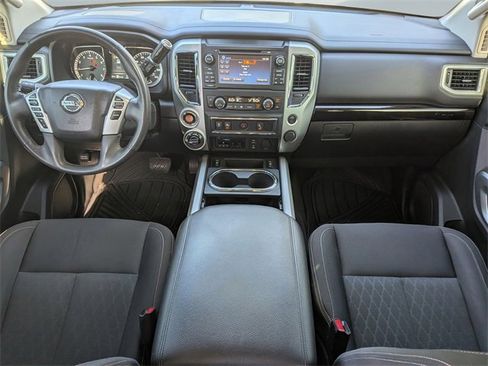 Used 2017 Nissan Titan SV image 13