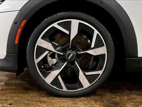 Certified 2025 MINI Cooper S image 12