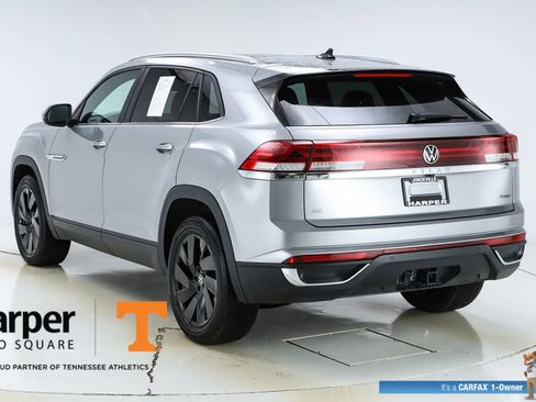 Used 2025 Volkswagen Atlas Cross Sport SE w/ Panoramic Sunroof Package image 7