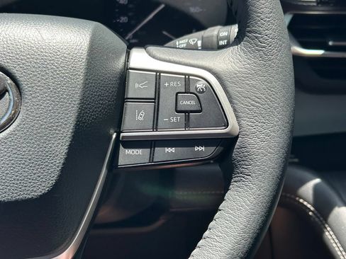 Certified 2025 Toyota Sienna XLE w/ XLE Plus Package FWD image 42