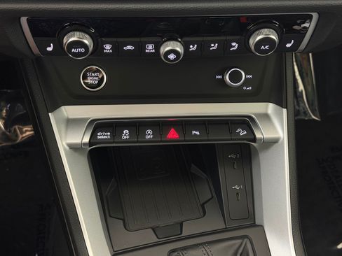 Certified 2025 Audi Q3 2.0T Premium w/ Convenience Package AWD/4WD image 20