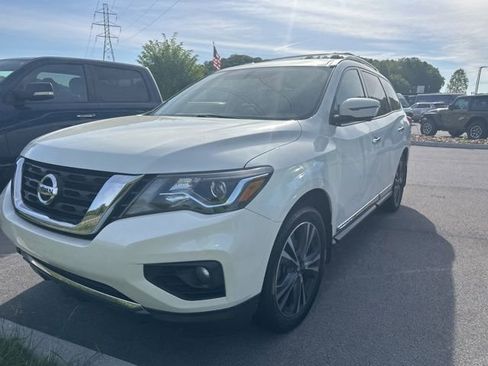 Used 2017 Nissan Pathfinder Platinum AWD/4WD image 4