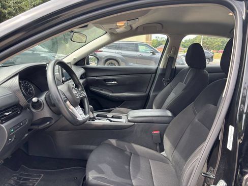 Used 2025 Nissan Sentra SV FWD image 22