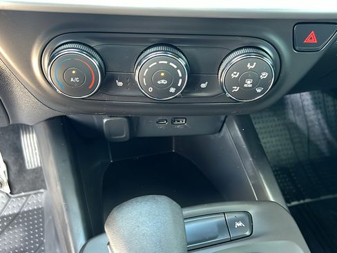 Certified 2024 Chevrolet Trax RS w/ Driver Confidence Package FWD image 20