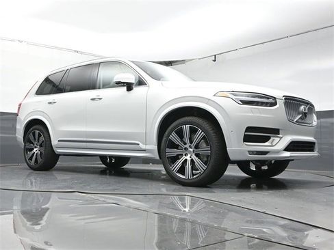 New 2025 Volvo XC90 B6 Plus w/ Protection Package Premier image 37