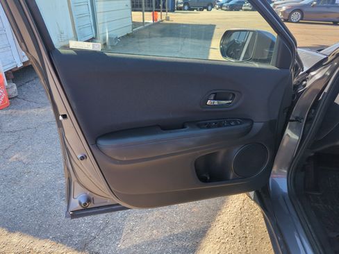 Used 2021 Honda HR-V LX image 16