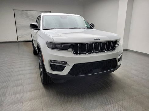 Used 2022 Jeep Grand Cherokee Limited 4xe w/ Luxury Tech Group II AWD/4WD image 14