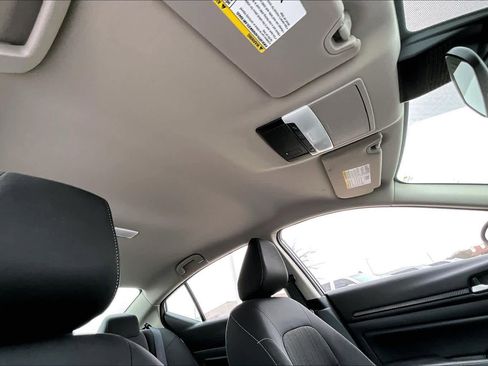 Used 2025 Nissan Altima 2.5 SV image 13