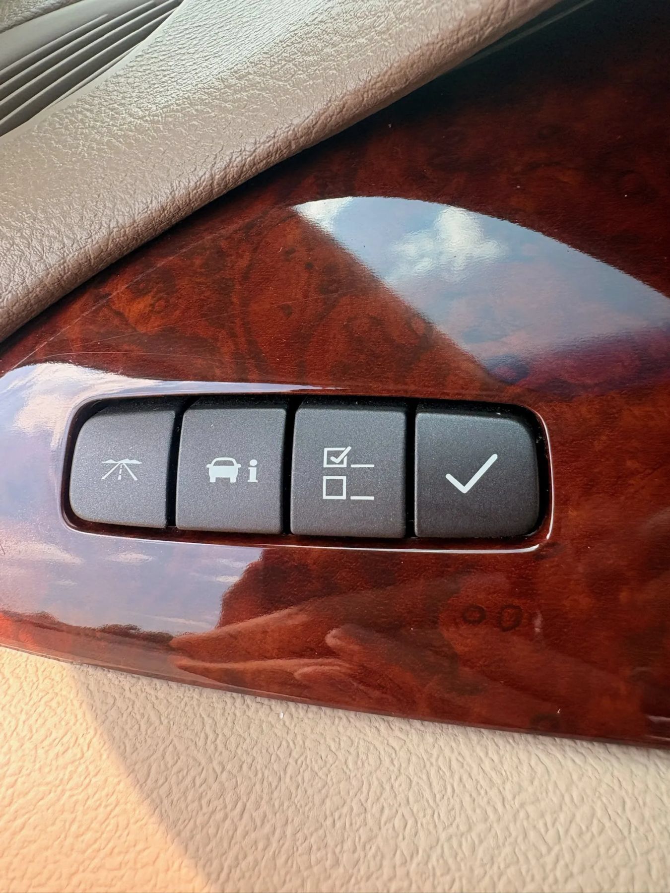 Used 2006 Buick Lucerne CXS w/ Driver Confidence Package FWD image 21