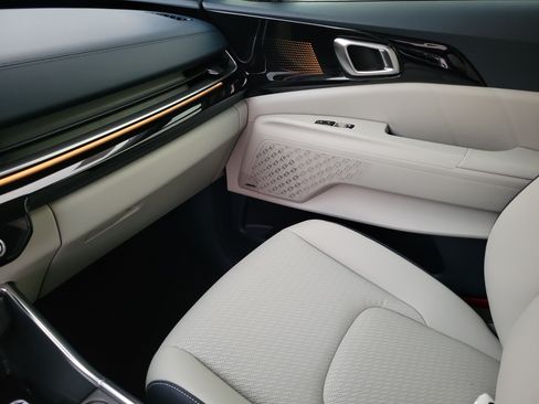 New 2027 Kia Carnival SX Prestige FWD image 21