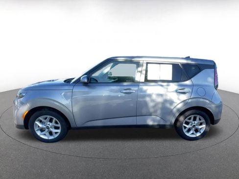 Used 2025 Kia Soul LX w/ LX Technology Package image 9