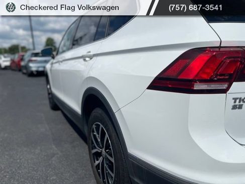 Used 2021 Volkswagen Tiguan SE w/ Panoramic Sunroof Package AWD/4WD image 7