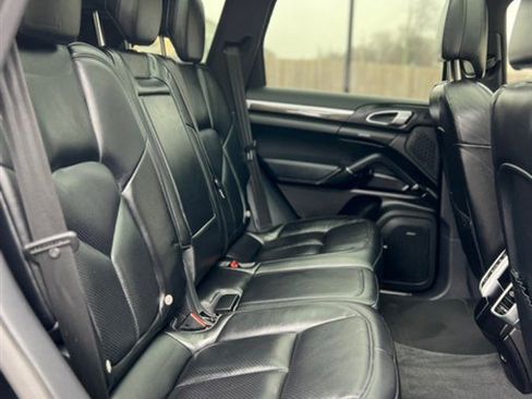 Used 2017 Porsche Cayenne Platinum Edition w/ Premium Package (PJV) image 30