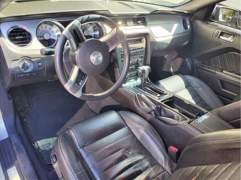 Used 2010 Ford Mustang GT Premium RWD image 18