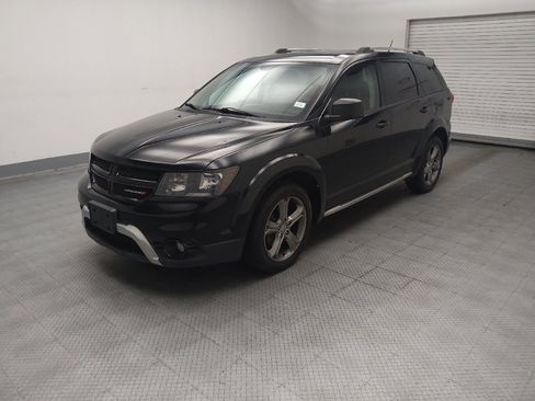 Used 2017 Dodge Journey Crossroad AWD/4WD image 2