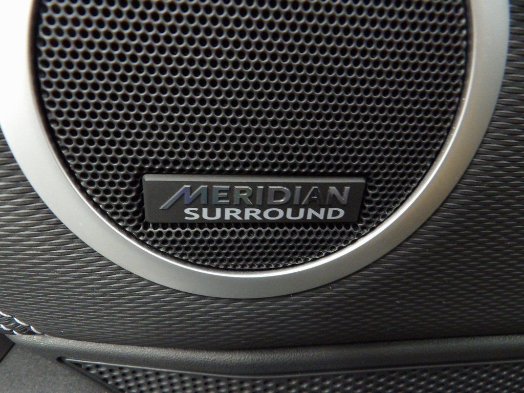 Used 2024 Land Rover Discovery Dynamic SE AWD/4WD image 47
