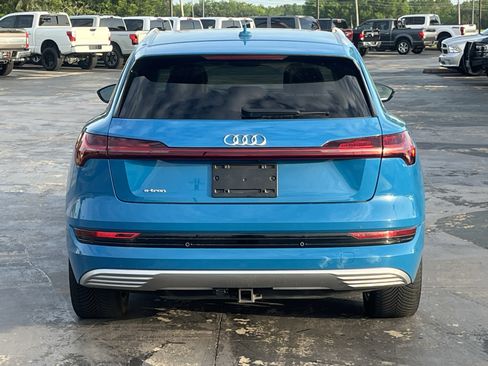 Used 2019 Audi e-tron Prestige w/ Prestige Package AWD/4WD image 7